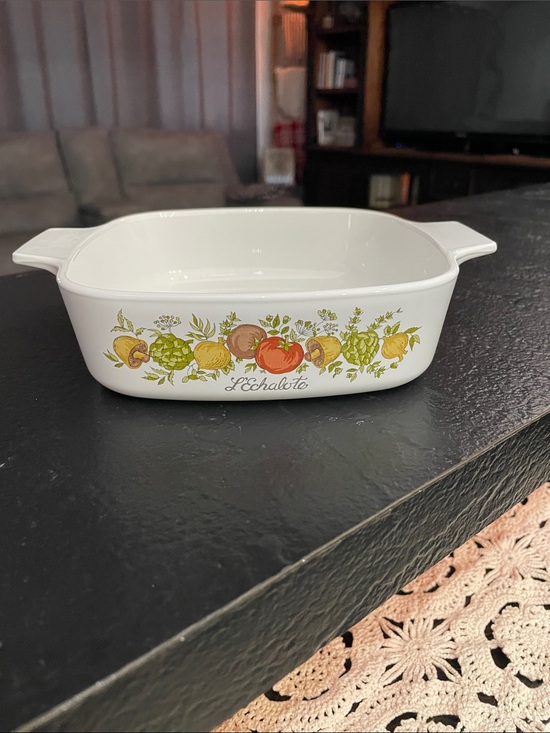 Corningware Other - Corning Ware 1-Qt White Ceramic Baking Dish with Vegetable Motif